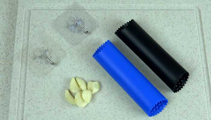 Silicone Garlic Peelers with Hanging Hooks